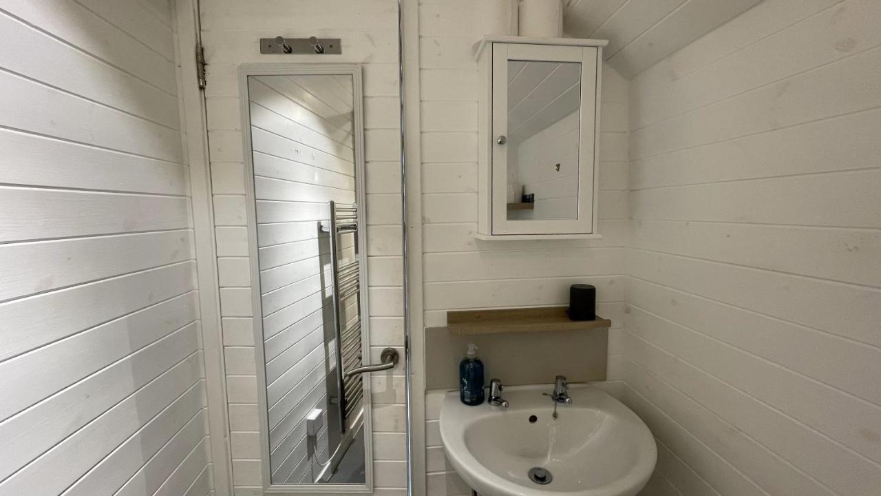 Hideaway Pod Near Loch Ness For A Tranquil Retreat Διαμέρισμα Lewiston Εξωτερικό φωτογραφία