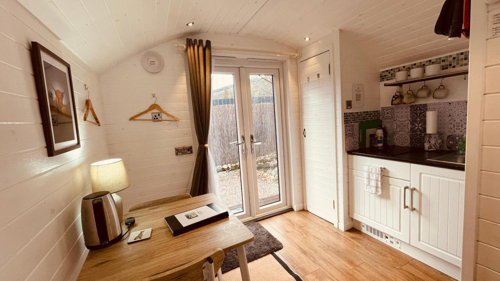 Hideaway Pod Near Loch Ness For A Tranquil Retreat Διαμέρισμα Lewiston Εξωτερικό φωτογραφία